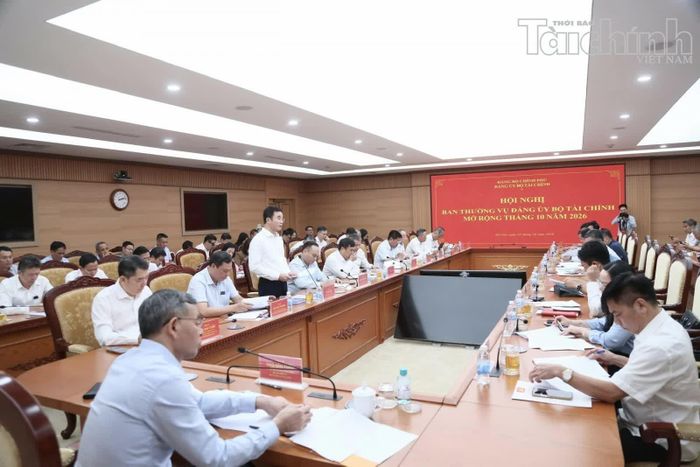 Chánh Văn phòng Bộ Tài chính Vũ Cao Sơn trình bày báo cáo tại hội nghị. Ảnh: Đức Minh
