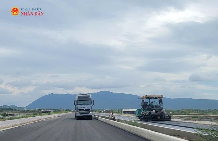Lĩnh vực xây dựng và giao thông vận tải cũng được TP. Hồ Chí Minh ưu tiên thực hiện mô hình kinh tế tuần hoàn. Ảnh: Quang Phương