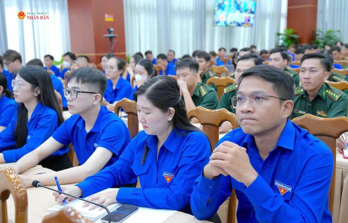 Lực lượng thanh niên tham gia đối thoại