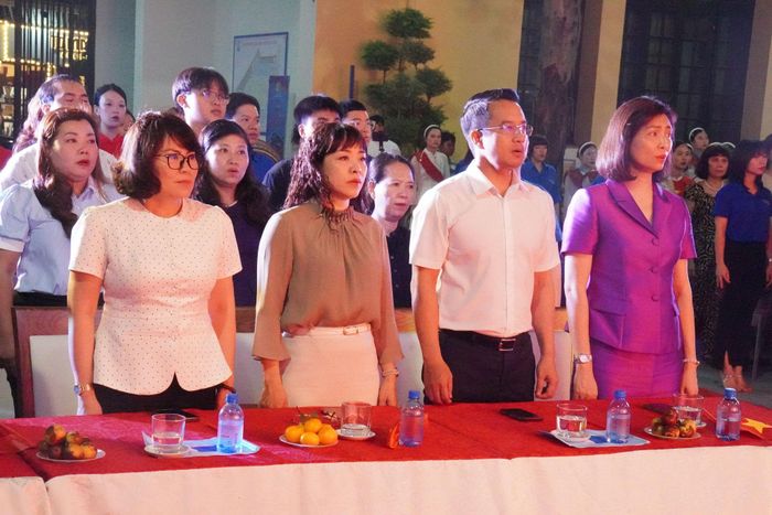 Các đại biểu tham dự chương trình.