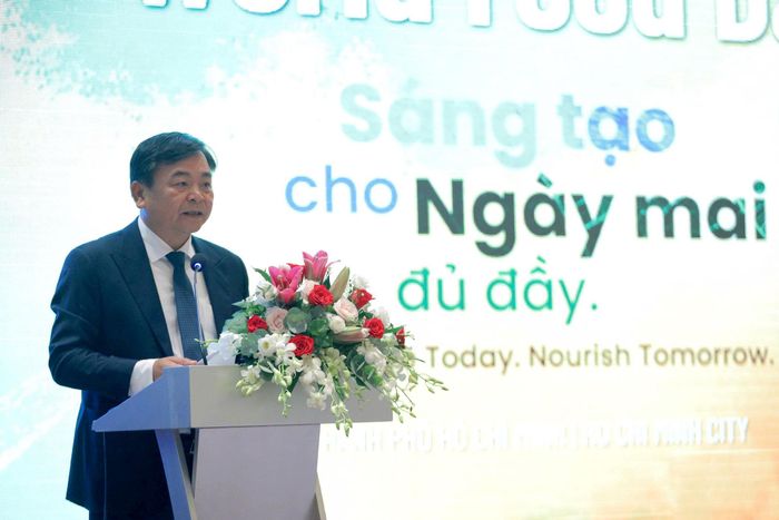 Thứ trưởng Bộ Nông nghiệp và Môi trường Nguyễn Hoàng Hiệp phát biểu. Ảnh: VNUA