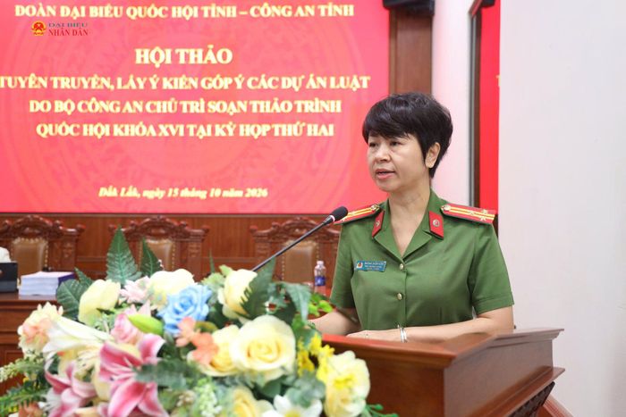 Đại diện Phòng Cơ quan Cảnh sát điều tra Công an tỉnh Đắk Lắk phát biểu tham luận tại hội thảo