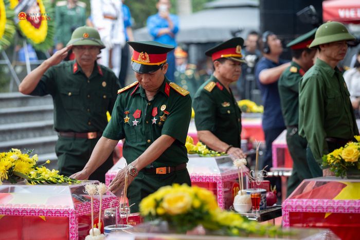 Các đại biểu tham dự buổi lễ