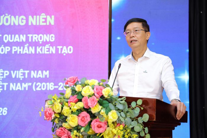 Phó Bí thư Thường trực Đảng ủy Petrovietnam Trần Quang Dũng phát biểu tại gặp gỡ báo chí