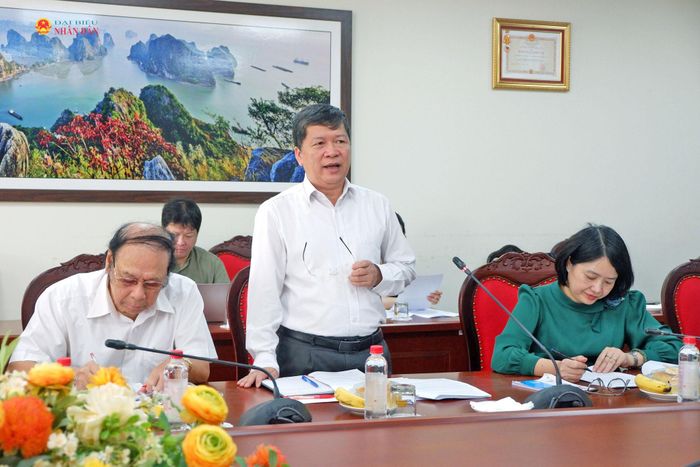 Phó Chủ nhiệm Ủy ban Văn hóa và Xã hội Tạ Văn Hạ chủ trì tọa đàm