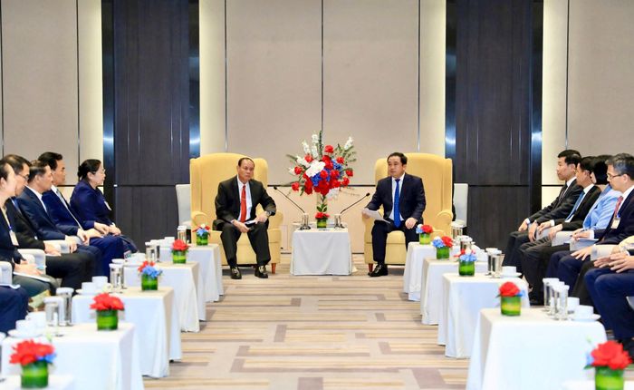 Xuyên suốt buổi làm việc, hai bên khẳng định quyết tâm củng cố quan hệ hữu nghị vĩ đại và đoàn kết đặc biệt. Ảnh: Quang Thái