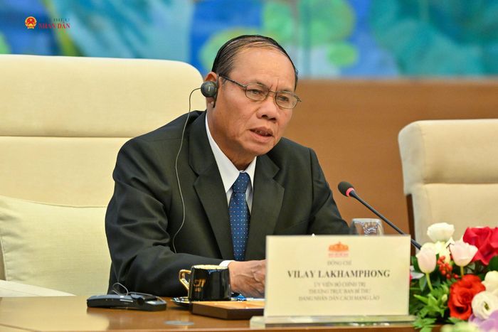 Thường trực Ban Bí thư Trung ương Đảng Nhân dân Cách mạng Lào Vilay Lakhamphong phát biểu tại cuộc tiếp