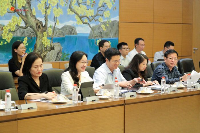 Các đại biểu dự cuộc họp
