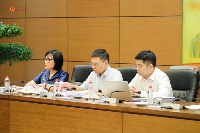 Các đại biểu dự cuộc họp