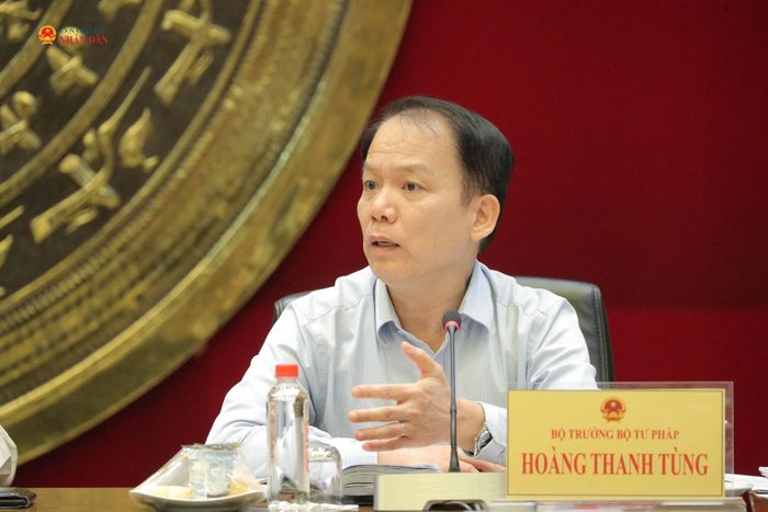Bộ trưởng Bộ Tư pháp Hoàng Thanh Tùng phát biểu tại cuộc họp