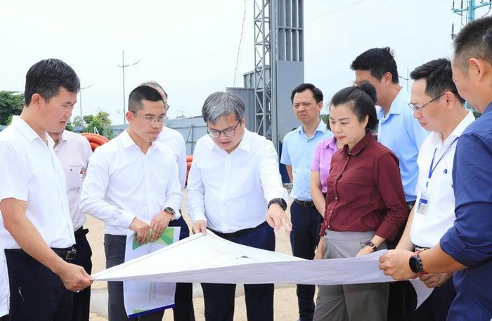 Phó Chủ tịch UBND Thành phố Trương Việt Dũng kiểm tra, chỉ đạo tháo gỡ vướng mắc tại Dự án Khu Công nghệ cao sinh học Hà Nội, tháng 8/2026. Ảnh: hanoi.gov.vn