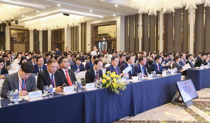 Lãnh đạo các tỉnh, thành phố dự hội nghị "Gặp gỡ Hàn Quốc" tại TP. Đồng Nai. Ảnh: Văn Dũng