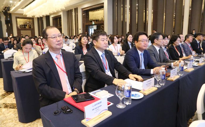 Các chuyên gia, lãnh đạo các doanh nghiệp Hàn Quốc dự hội nghị. Ảnh: Văn Dũng
