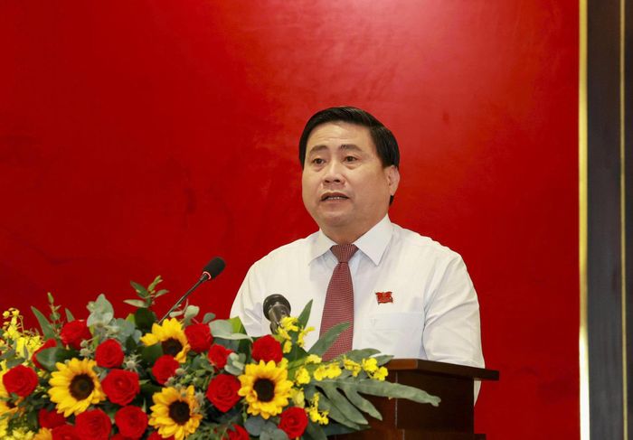 Chủ tịch HĐND tỉnh Khánh Hòa Lâm Đông phát biểu khai mạc kỳ họp