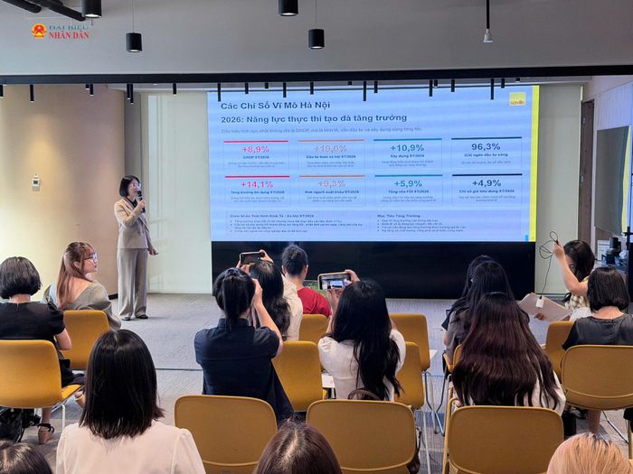 Bà Đỗ Thu Hằng, Giám đốc cấp cao, Dịch vụ Nghiên cứu và Tư vấn, Savills Hà Nội công bố Báo cáo. Ảnh: Vũ Quang