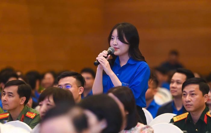 Nhiều thanh niên băn khoăn, sự phát triển của AI, tự động hóa và chuyển đổi số đang làm thay đổi sâu sắc thị trường lao động. 