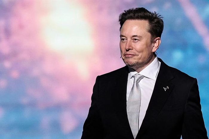 Tỉ phú Elon Musk nhấn mạnh sự khác biệt giữa hệ thống Starlink và Starshield. Ảnh: Reuters
