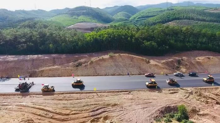 Việc theo dõi tiến độ từng dự án là cơ sở để đăng ký kế hoạch giải ngân phù hợp. (Ảnh: Báo Nhân Dân).