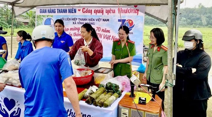 Công an xã Vĩnh Hoàng tích cực tham gia các hoạt động xã hội, tình nguyện, góp phần chăm lo đời sống nhân dân và xây dựng địa phương.