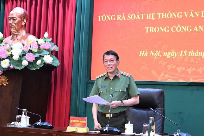 Bộ trưởng Lương Tam Quang phát biểu chỉ đạo tại cuộc họp.