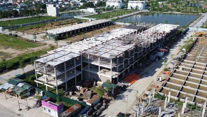 Theo kết luận điều tra, Dự án Khu dân cư Quảng Thành được đấu giá thành công với mức 255 tỷ đồng, thấp hơn giá thị trường, gây thiệt hại hơn 7,2 tỷ đồng.