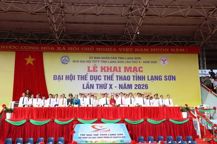 Các đại biểu tại Lễ khai mạc.