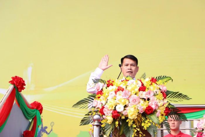 Đại diện Tổ trọng tài tuyên thệ.