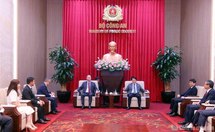 Hai bên thảo luận một số phương hướng hợp tác thời gian tới.