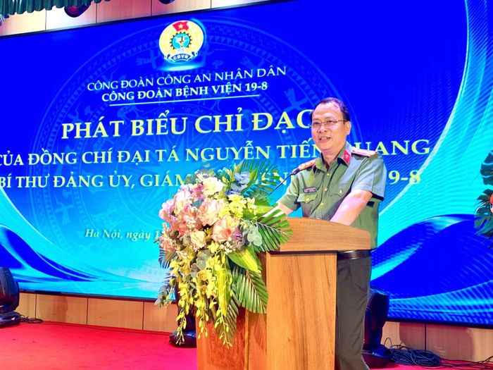 Đại tá, PGS.TS Nguyễn Tiến Quang, Giám đốc Bệnh viện 19-8 phát biểu chỉ đạo tại chương trình.
