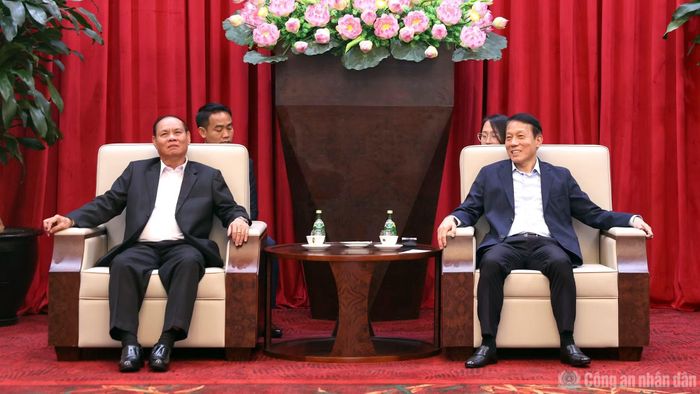 Bộ trưởng Lương Tam Quang bày tỏ vui mừng trước những bước phát triển sâu rộng, thiết thực và hiệu quả trong mối quan hệ hợp tác giữa Bộ Công an hai nước Việt Nam - Lào.