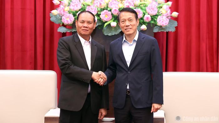 Bộ trưởng Lương Tam Quang chào mừng đồng chí Vilay Lakhamphong sang thăm chính thức Việt Nam.
