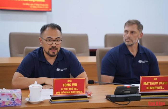 Bí thư thứ Hai Đại sứ quán Australia Tong Wu phát biểu tại buổi làm việc.