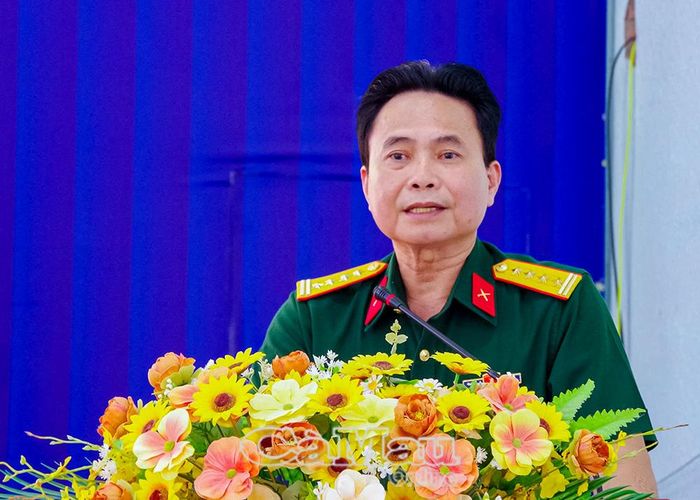 Đại tá Lý Văn Giúp, Phó Chỉ huy trưởng Bộ Chỉ huy Quân sự tỉnh, phát biểu khai mạc diễn tập.