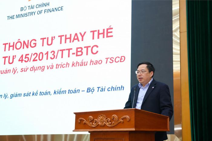 Ông Đặng Quyết Tiến, Cục trưởng Cục Quản lý, giám sát kế toán và kiểm toán phát biểu tại Hội thảo. (Ảnh: Đức Minh)
