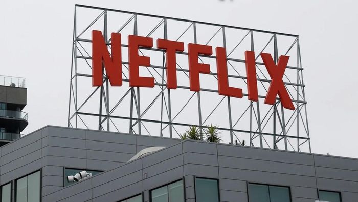 Netflix sa thải 1.000 nhân viên giữa áp lực cạnh tranh.