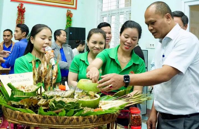 Sự quan tâm, động viên của lãnh đạo địa phương đã tạo nên không khí vui tươi, phấn khởi, khích lệ các đội thi
