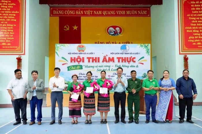 Ban Tổ chức đã trao giải thưởng cho các đội có phần thể hiện xuất sắc