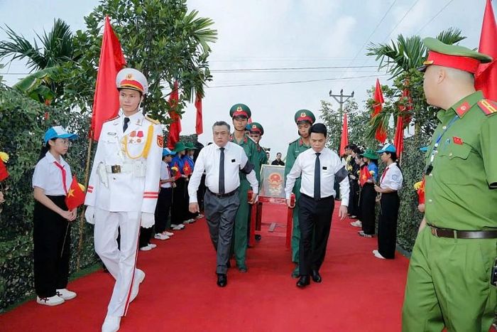 Các Đại biểu thực hiện nghi lễ an táng. Ảnh nguồn CTTTP