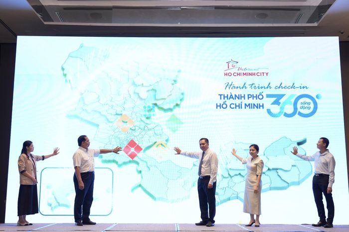 Hành trình check-in TP.HCM 360 độ sống động.