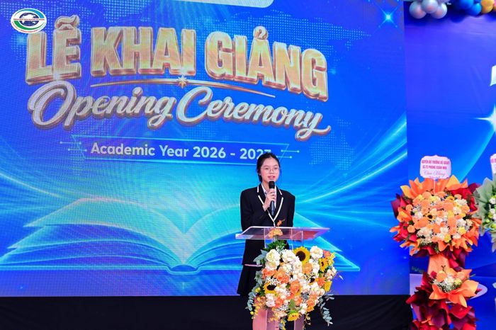 Minh Hà phát biểu tại lễ khai giảng năm học mới 2026-2027.