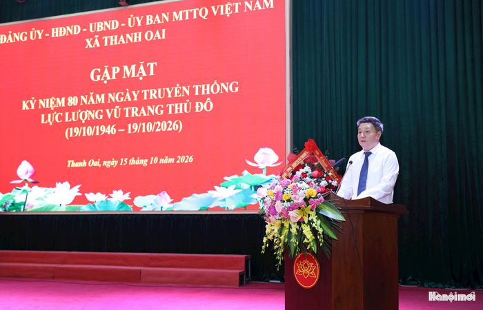 Đồng chí Bùi Hoàng Phan - Bí thư Đảng ủy, Chủ tịch HĐND xã Thanh Oai phát biểu tại chương trình. Ảnh: Mai Quý