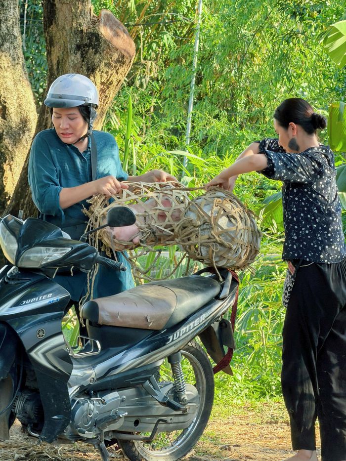 Phan Minh Huyền trong một vai diễn rất khác. Ảnh: Hoàng Vy
