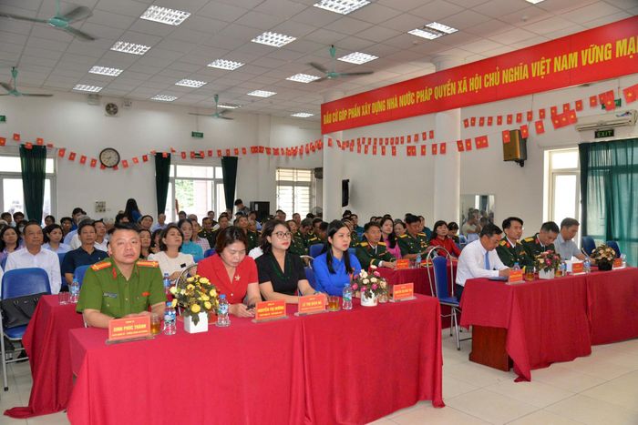 Các đại biểu dự buổi lễ. Ảnh: Trang Linh