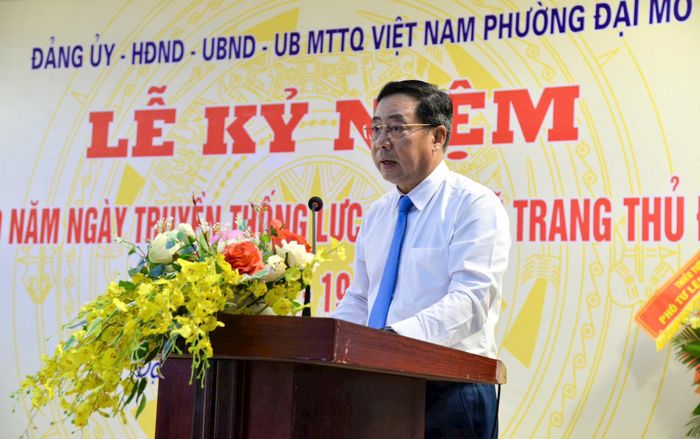 Phó Chủ tịch UBND phường Đại Mỗ Nguyễn Chí Dũng phát biểu tại buổi lễ. Ảnh: Trang Linh