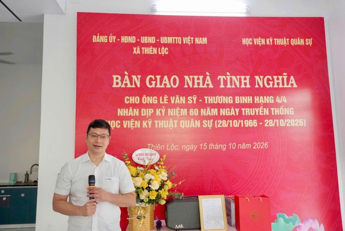 Phó Chủ tịch UBND xã Nguyễn Hùng Dũng phát biểu tại chương trình. Ảnh: PV