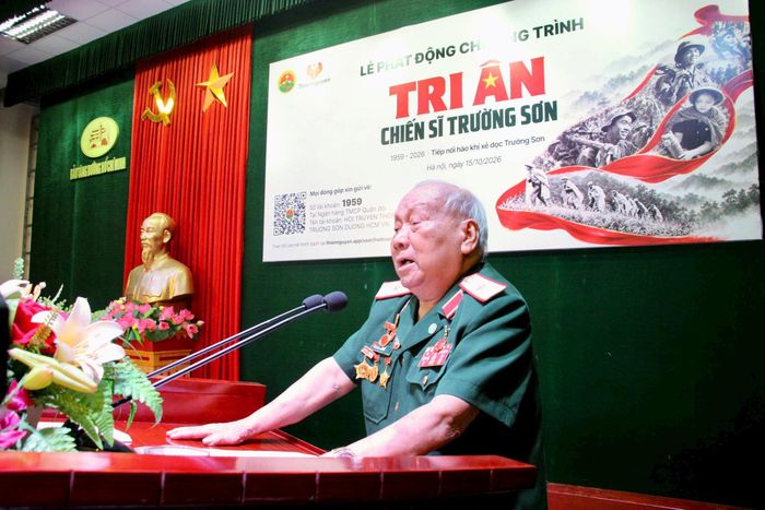 Thiếu tướng Võ Sở, Chủ tịch Hội Truyền thống Trường Sơn - Đường Hồ Chí Minh Việt Nam phát biểu. Ảnh: Bảo Lâm