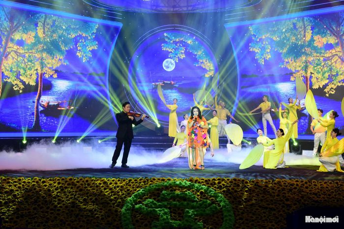 Chương trình mang đến bức tranh âm nhạc đa sắc, gợi mở không gian phố phường thân quen, nơi lắng đọng những ký ức, cảm xúc và nhịp sống đặc trưng của Thủ đô.