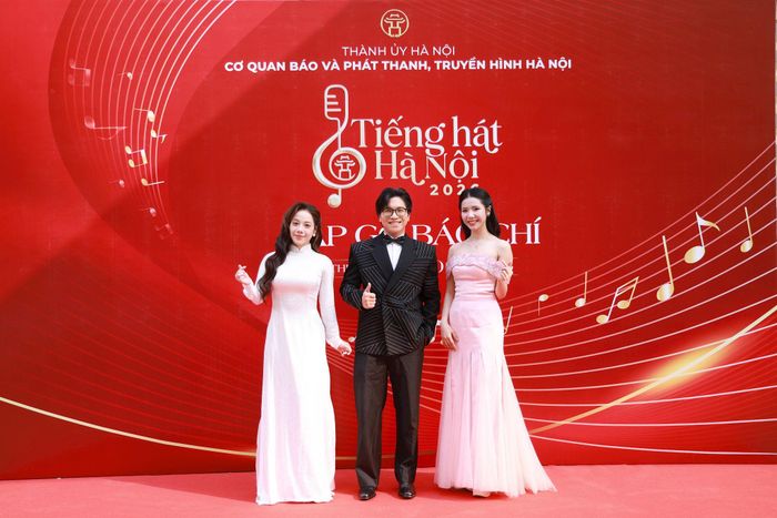Các thí sinh đạt giải "Tiếng hát Hà Nội 2025". Ảnh: Văn Tuyến