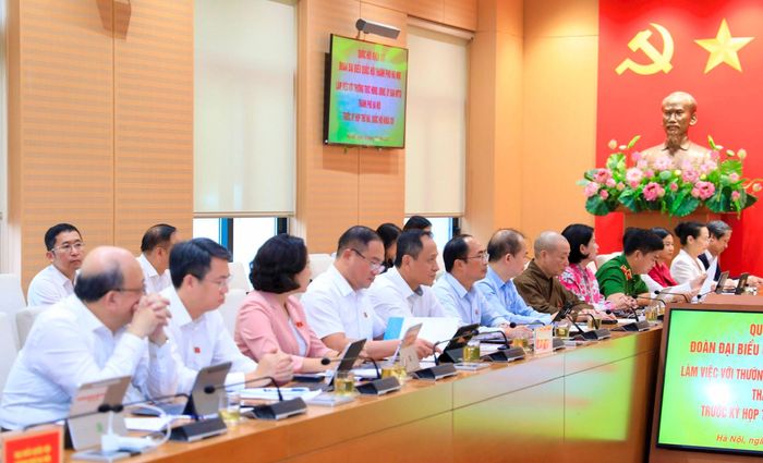 Các đại biểu tham dự buổi làm việc. Ảnh: Quang Thái