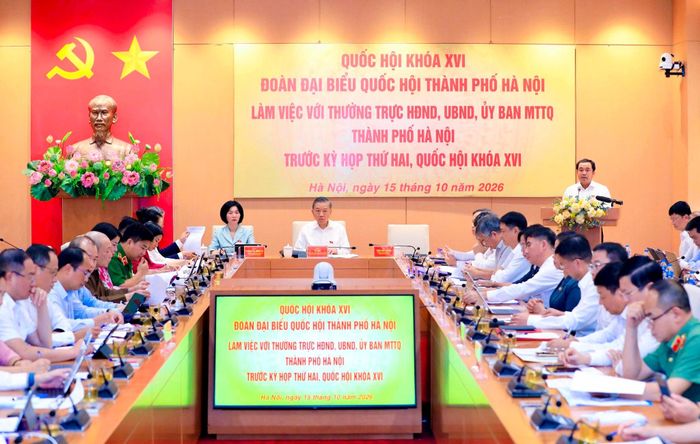 Quang cảnh buổi làm việc. Ảnh: Quang Thái
